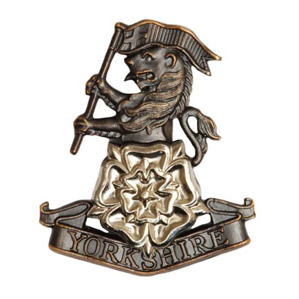 Beret/Cap Badge Yorkshire Regiment - Bronze - V-hook