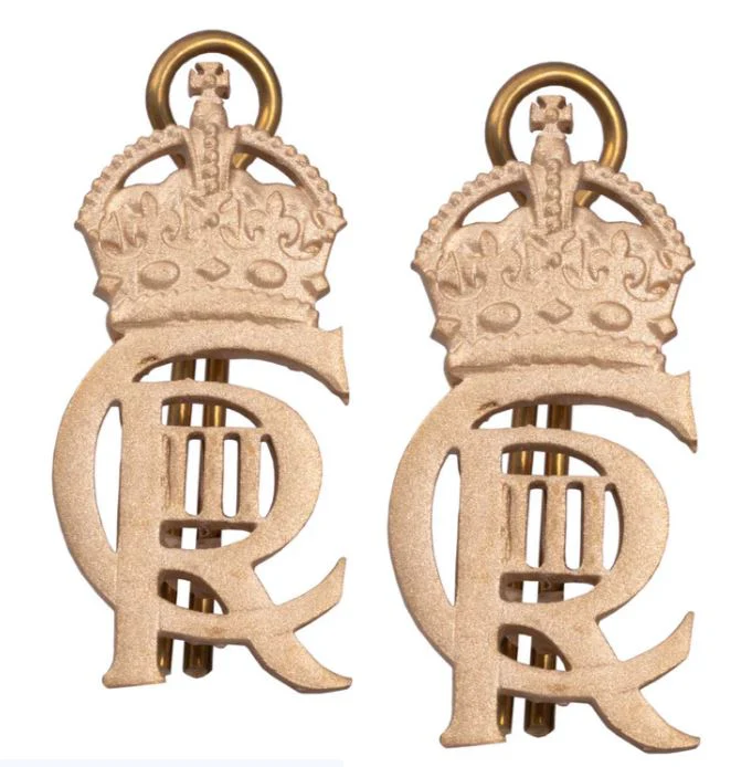 CIIIR- Small Gold Royal Cypher & Crown - Shank & Pin